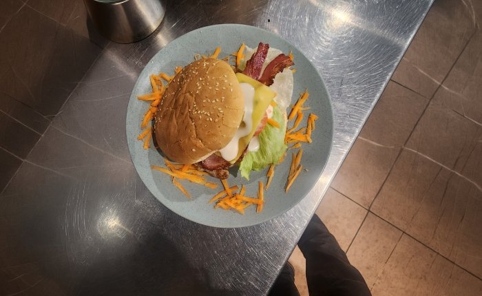 grilled-chicken-and-bacon-ranch-burger